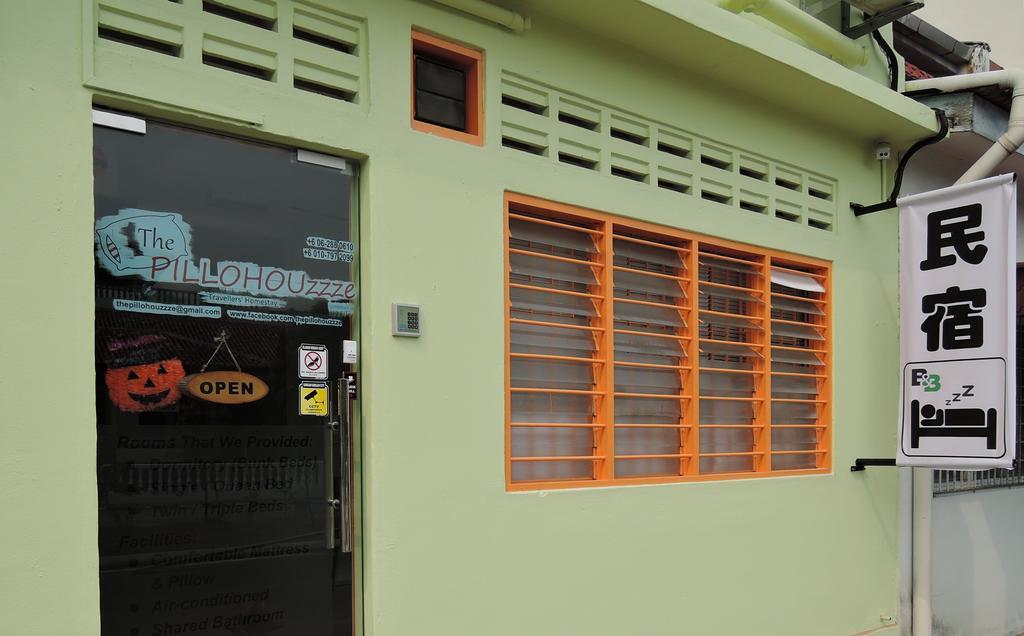 The Pillohouzzze Hotel Malacca Exterior photo